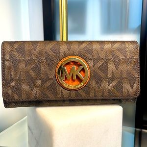 Micheal Kors Wallet